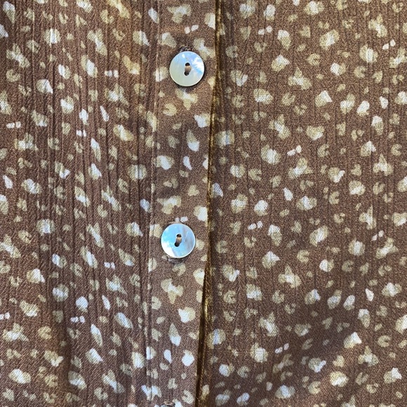 Wild Moss Cropped Leopard-print button down - Picture 4 of 7